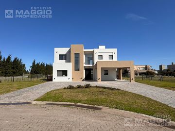 CASA VENTA CANNING  BARRIO LA PROVIDENCIA