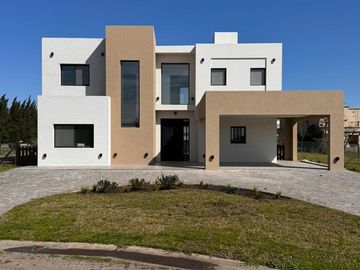 CASA VENTA CANNING  BARRIO LA PROVIDENCIA