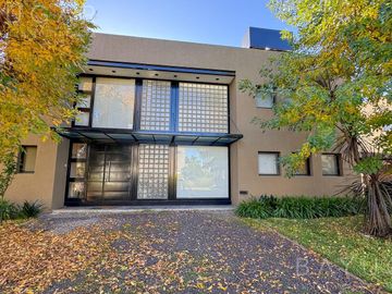 Casa en Venta en Barrio Privado Los Sauces, Pilar – Apto Crédito