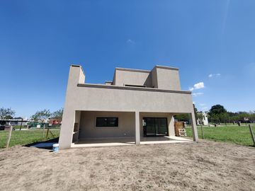Casa con pileta en el barrio cerrado San Pablo