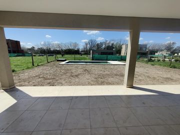 Casa con pileta en el barrio cerrado San Pablo