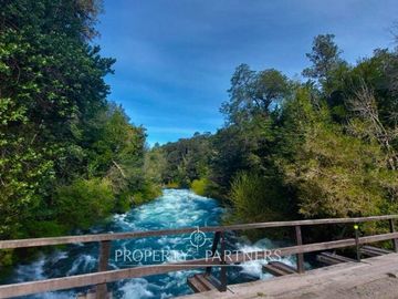 Terreno con vista al volcán y bosque en Reserva biológica Huilo Huilo