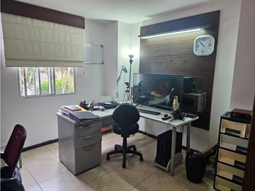 Venta de casa de 2 plantas en Valle Alto, Guayaquil.