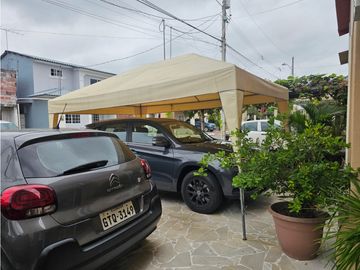 Venta de casa de 2 plantas en Valle Alto, Guayaquil.