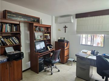 Venta de casa de 2 plantas en Valle Alto, Guayaquil.
