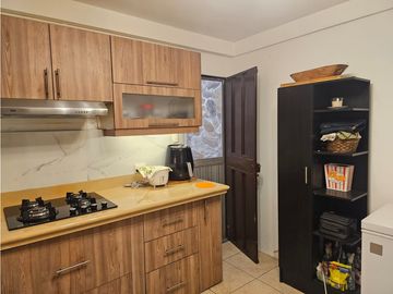 Venta de casa de 2 plantas en Valle Alto, Guayaquil.