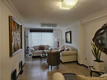 Venta de casa de 2 plantas en Valle Alto, Guayaquil.
