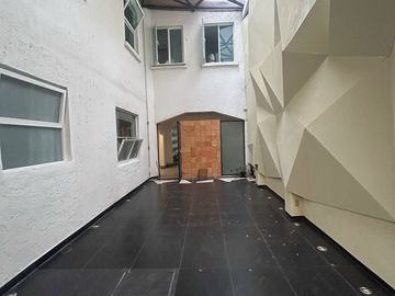 CASA CATALOGADA EN VENTA EN LA CONDESA