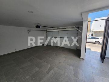 CASA EN VENTA EN HACIENDA AGUA CALIENTE, TIJUANA