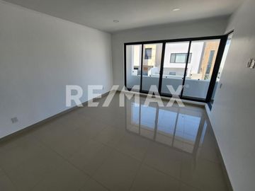 CASA EN VENTA EN HACIENDA AGUA CALIENTE, TIJUANA
