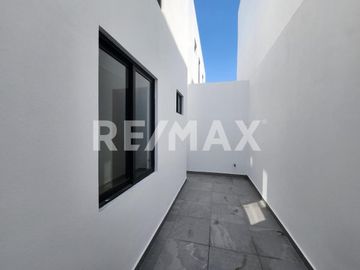 CASA EN VENTA EN HACIENDA AGUA CALIENTE, TIJUANA