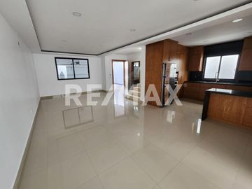 CASA EN VENTA EN HACIENDA AGUA CALIENTE, TIJUANA