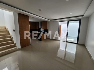 CASA EN VENTA EN HACIENDA AGUA CALIENTE, TIJUANA