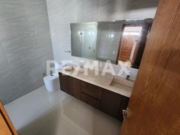 CASA EN VENTA EN HACIENDA AGUA CALIENTE, TIJUANA