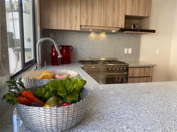 Casa Nueva en VENTA Fraccionamiento privado sur de León cercano Puerto Interior