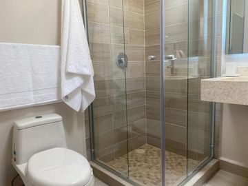 Casa Nueva en VENTA Fraccionamiento privado sur de León cercano Puerto Interior
