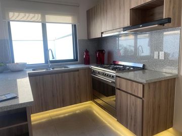 Casa Nueva en VENTA Fraccionamiento privado sur de León cercano Puerto Interior