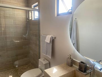 Casa Nueva en VENTA Fraccionamiento privado sur de León cercano Puerto Interior