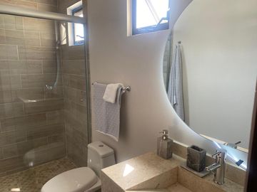 Casa Nueva en VENTA Fraccionamiento privado sur de León cercano Puerto Interior