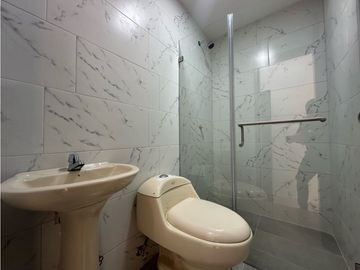 CASA EN VENTA DE 3 DORMITORIOS EN CONJUNTO VILLA MARA, SUR DE MANTA