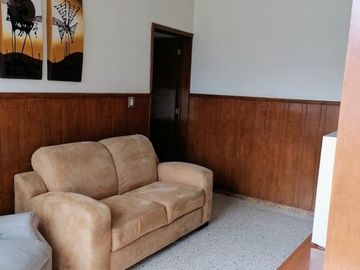OPORTUNIDAD  EXCELENTE CASA EN ZONA CENTRO