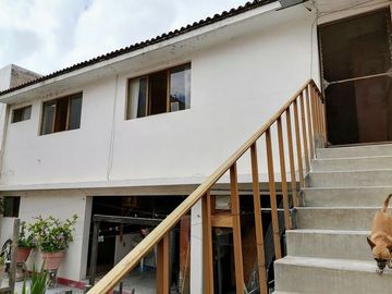 OPORTUNIDAD  EXCELENTE CASA EN ZONA CENTRO