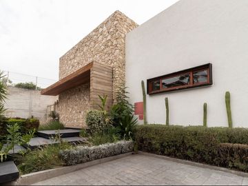 Moderna casa de lujo en Villas del Mesón Juriquill