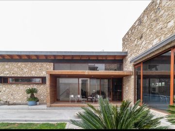 Moderna casa de lujo en Villas del Mesón Juriquill