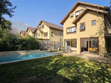 Casa en Venta en Maria Monvel,& Carlos Silva Vildosola