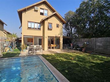 Casa en Venta en Maria Monvel,& Carlos Silva Vildosola