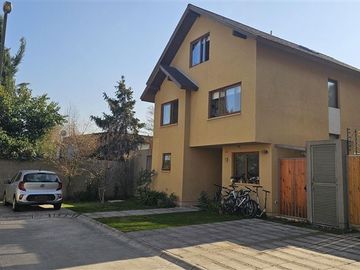 Casa en Venta en Maria Monvel,& Carlos Silva Vildosola