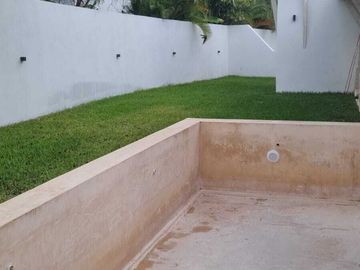 Casa en VENTA en Yucatán Country Club. Privada Kutz