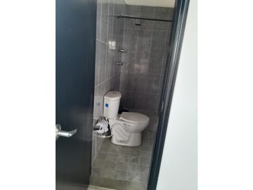 Se vende casa Duplex   en el barrio Gilberto Pelaez sector Aeropuerto