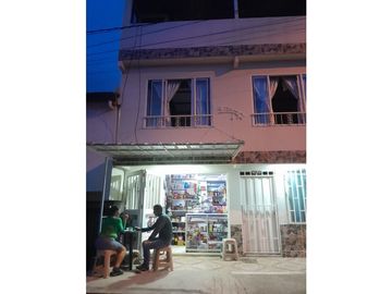 Se vende casa Duplex   en el barrio Gilberto Pelaez sector Aeropuerto