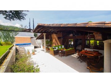 CASA EN VENTA EN AVNDARO / CONDOMINIO