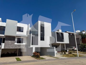 Casa en Venta, Galerias Santa Anita, Tlajomulco de Zúñiga, Jalisco