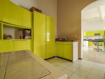Imponente Casa con Amplios Espacios en Santa Fe