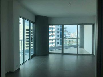 APARTAMENTO EN VENTA PH YACHT CLUB VISTA AL MAR.