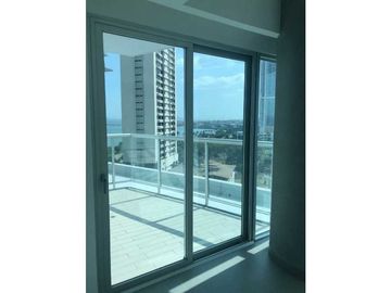 APARTAMENTO EN VENTA PH YACHT CLUB VISTA AL MAR.