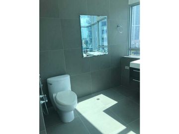APARTAMENTO EN VENTA PH YACHT CLUB VISTA AL MAR.