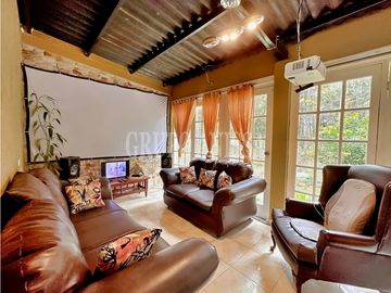 REBAJADA! Se Vende Hermosa Casa en Altos de Cerro Azul