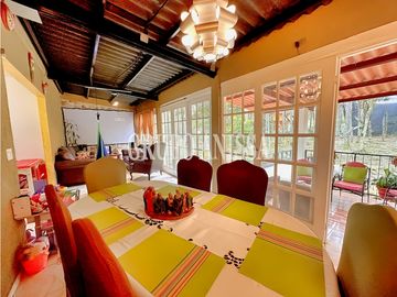 REBAJADA! Se Vende Hermosa Casa en Altos de Cerro Azul