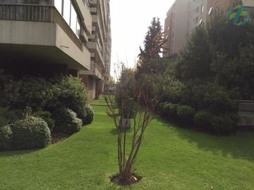Departamento en Venta en Av. Las Condes / La Cabaña - 4D + 4B + 2 estacionamientos y bodega