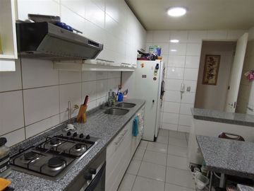 Departamento en Venta en Av. Las Condes / La Cabaña - 4D + 4B + 2 estacionamientos y bodega