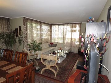 Departamento en Venta en Av. Las Condes / La Cabaña - 4D + 4B + 2 estacionamientos y bodega
