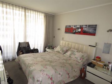 Departamento en Venta en Av. Las Condes / La Cabaña - 4D + 4B + 2 estacionamientos y bodega