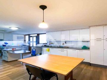 Casa en venta 3 cuadras de la Eloy Alfaro y Portugal