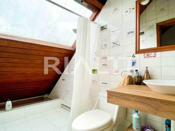 Casa en venta 3 cuadras de la Eloy Alfaro y Portugal