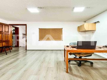 Casa en venta 3 cuadras de la Eloy Alfaro y Portugal