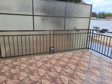 Casa ampliada en barrio en alto en Quilpué